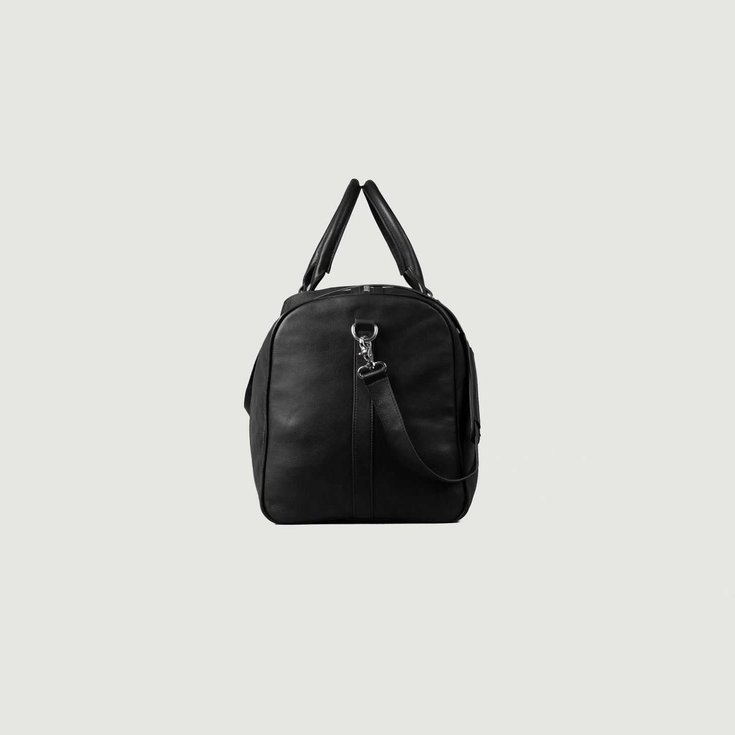 Darrio Black Leather Sports Bag